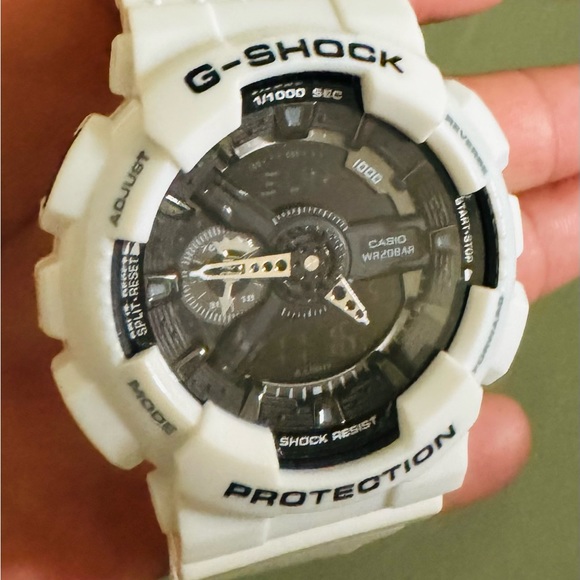 G-SHOCK CASIO WHITE-BLACK DIAL - Picture 6 of 13